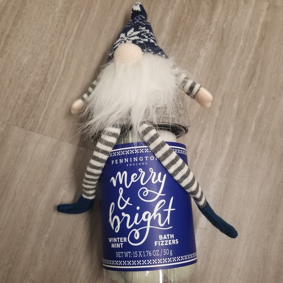 NWT Christmas Gnome Bath Fizzers Gift Set